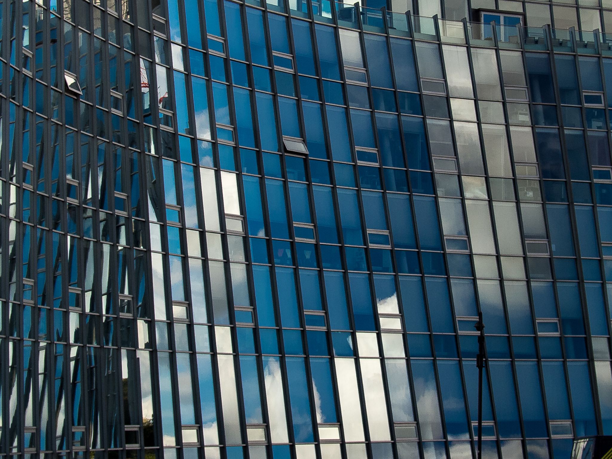 Glasfassade des Kieler Hörn Campus