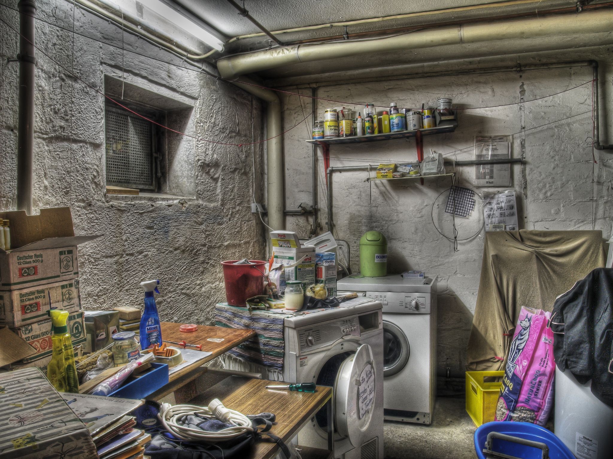 Unordnung im Heizungskelle