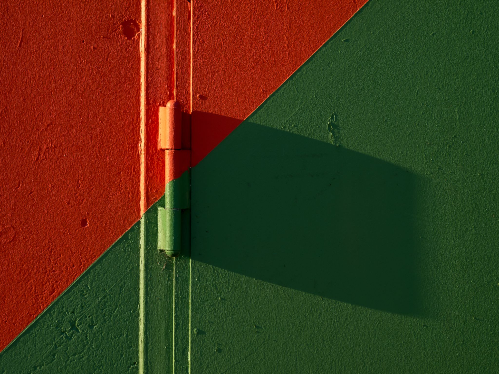 Türscharnier an der Sporthalle